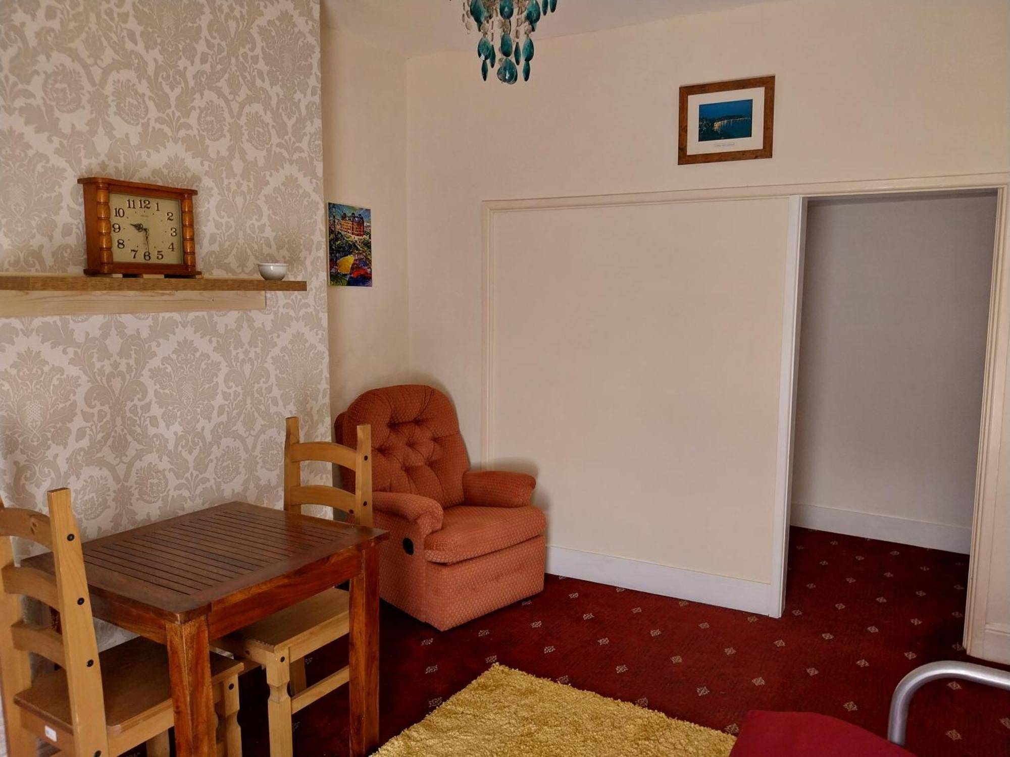 170 Victoria Road - 1 Bed Ground Floor Flat *